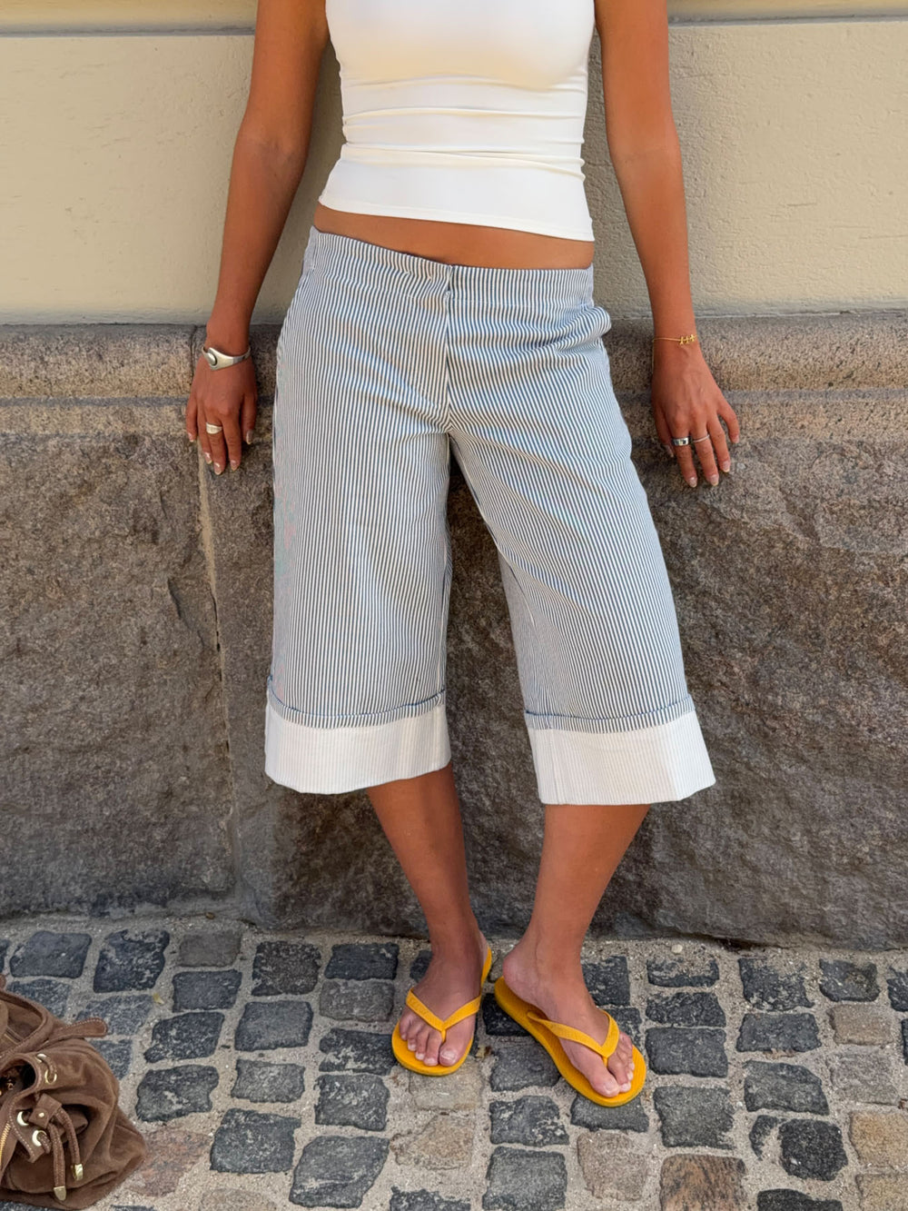 Nanna caprishorts med striber - Hvid/blå