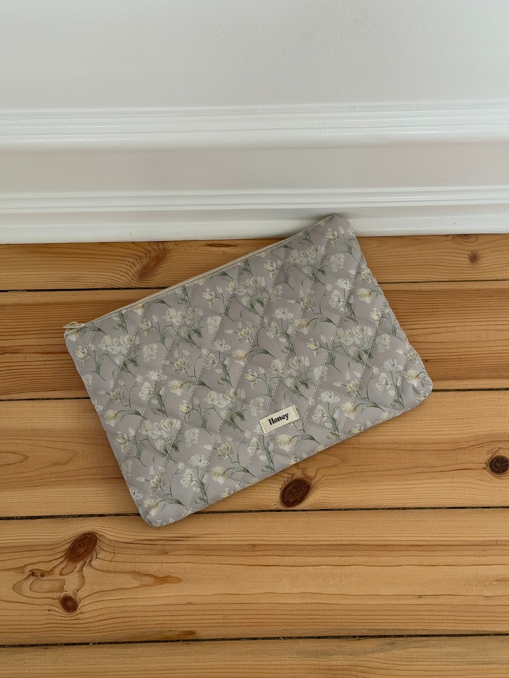 Honey computersleeve med blomster - Beige