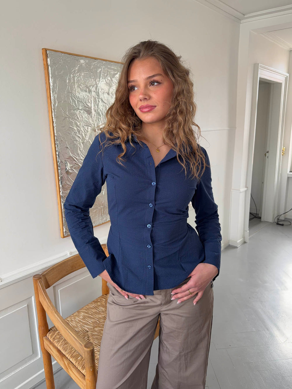 Alberte figursyet skjorte - Navy