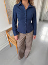 Alberte figursyet skjorte - Navy