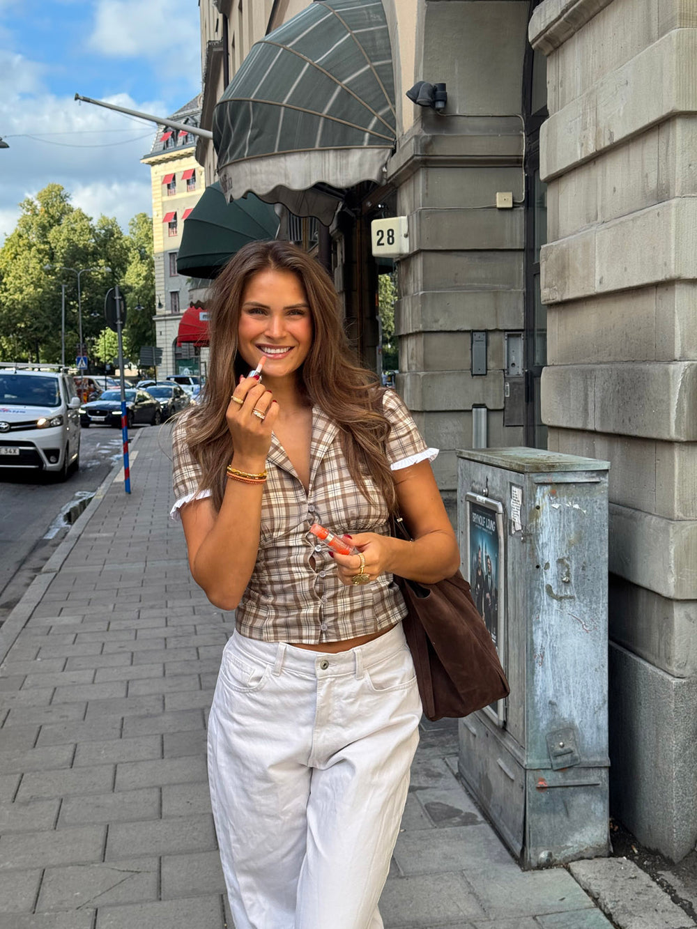 Kassandra figursyet skjorte med tern - Lysebrun/hvid