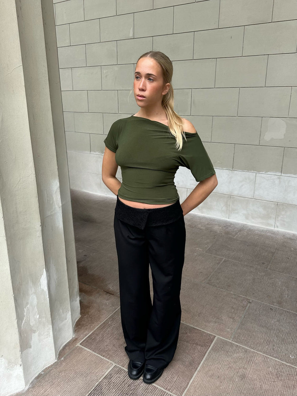 Florine figursyet t-shirt - Kaki