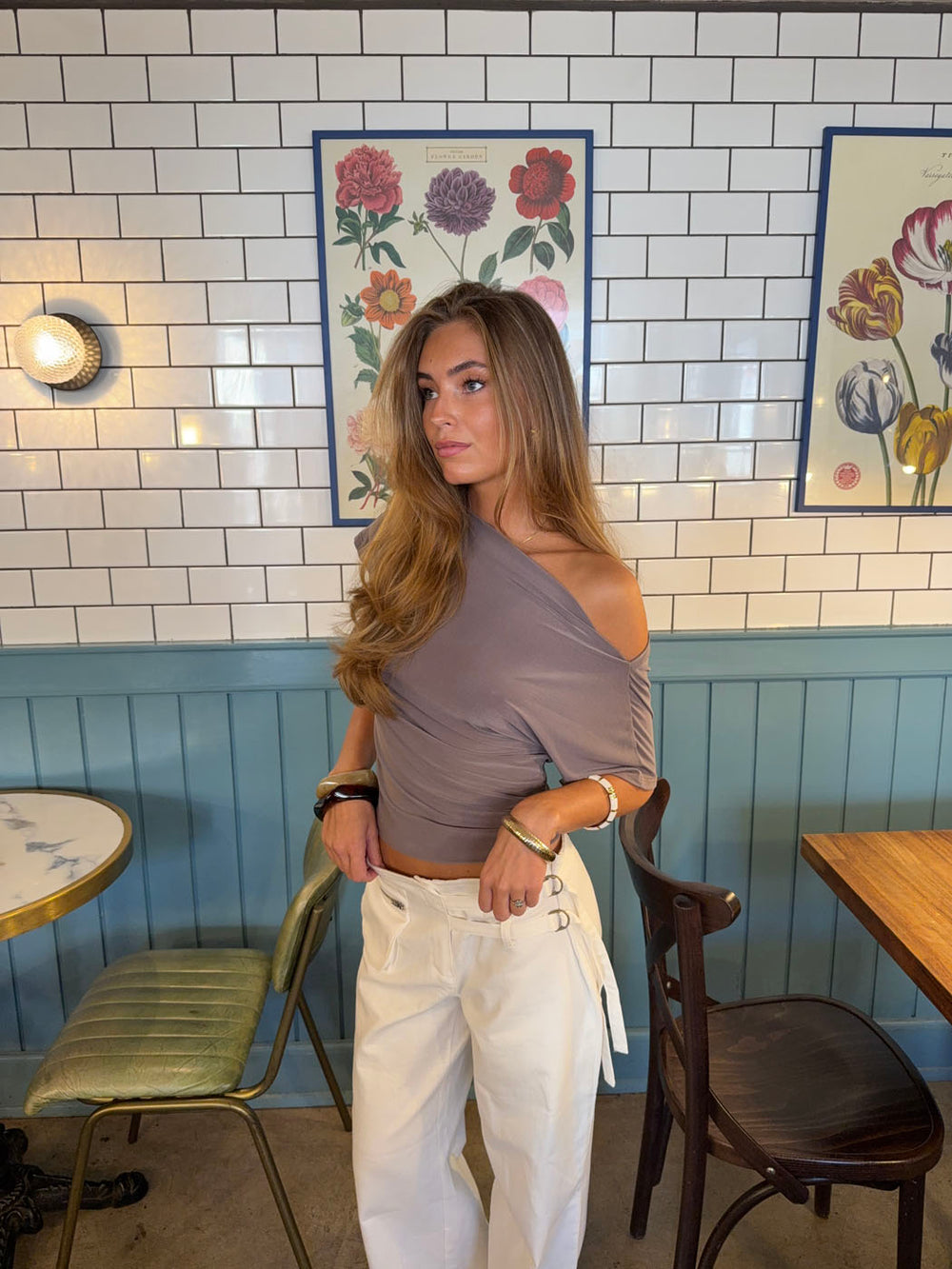 Florine figursyet t-shirt - Taupe