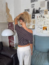 Florine figursyet t-shirt med polkaprikker - Brun/hvid