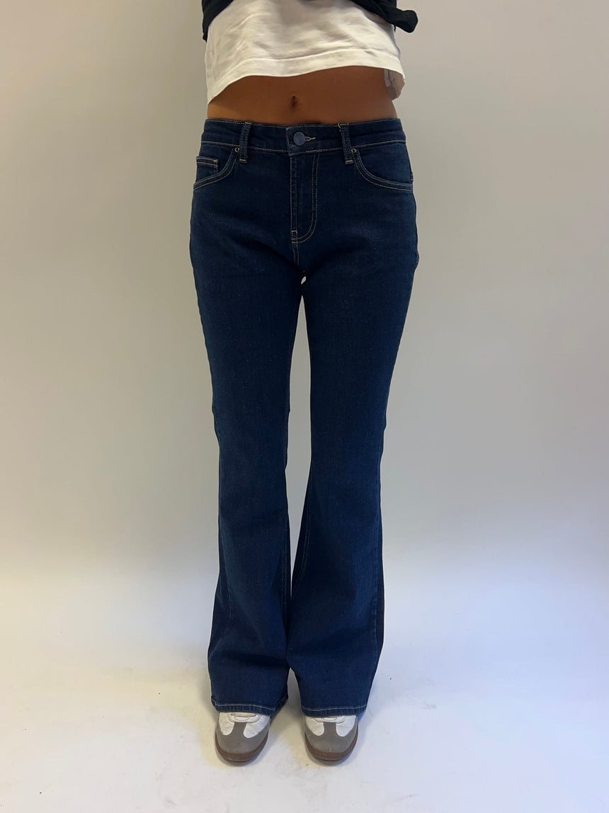 Flared star jeans med guld stjerne - Mørk denim
