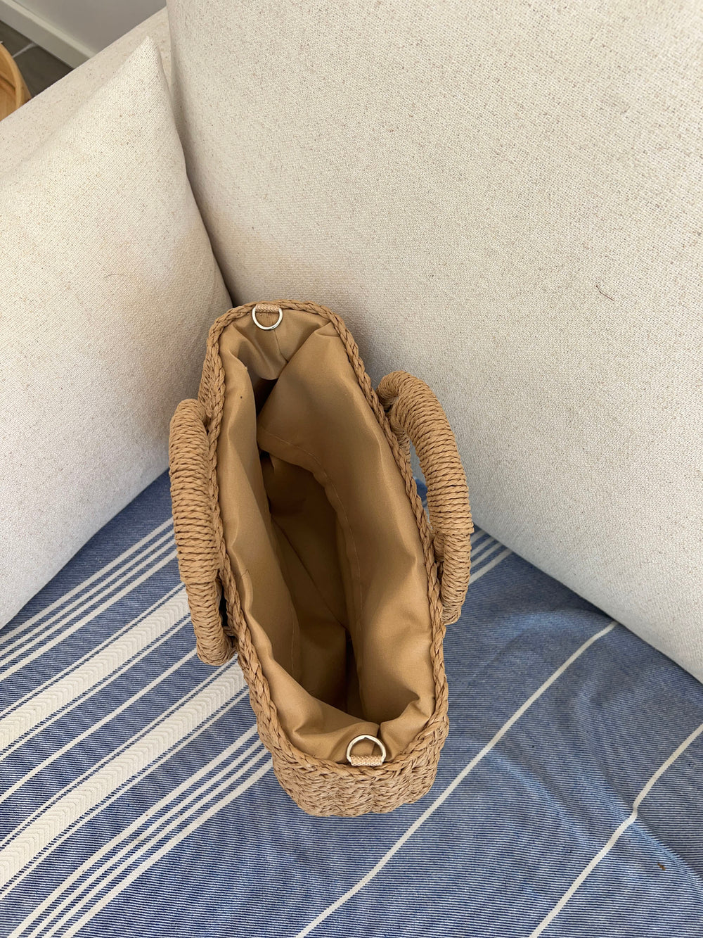 Capua flettet taske med strop - Beige