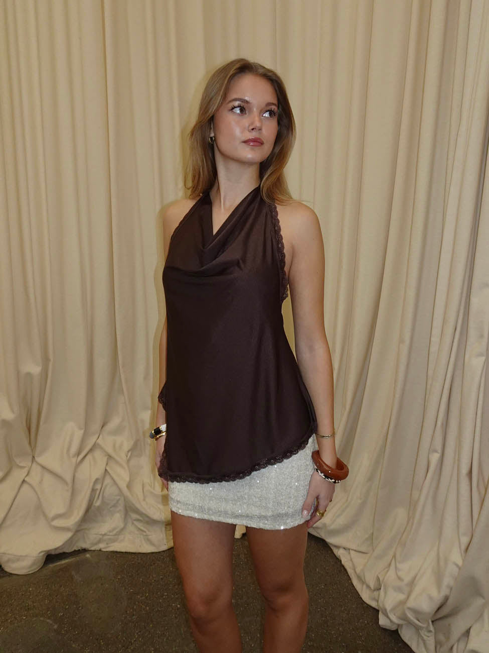 Laticha halterneck top med blonder - Brun