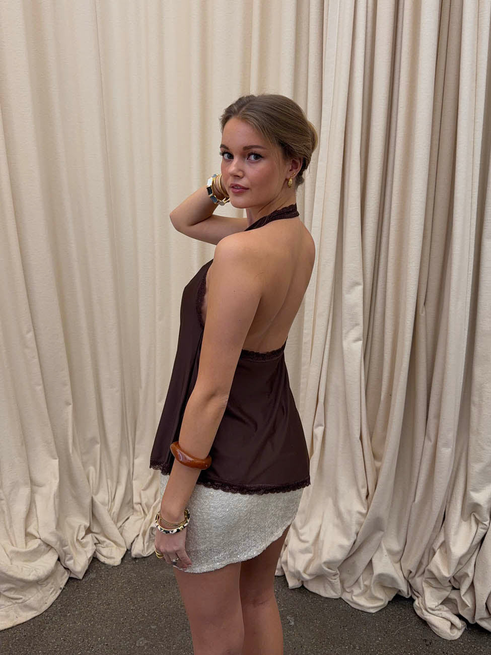 Laticha halterneck top med blonder - Brun