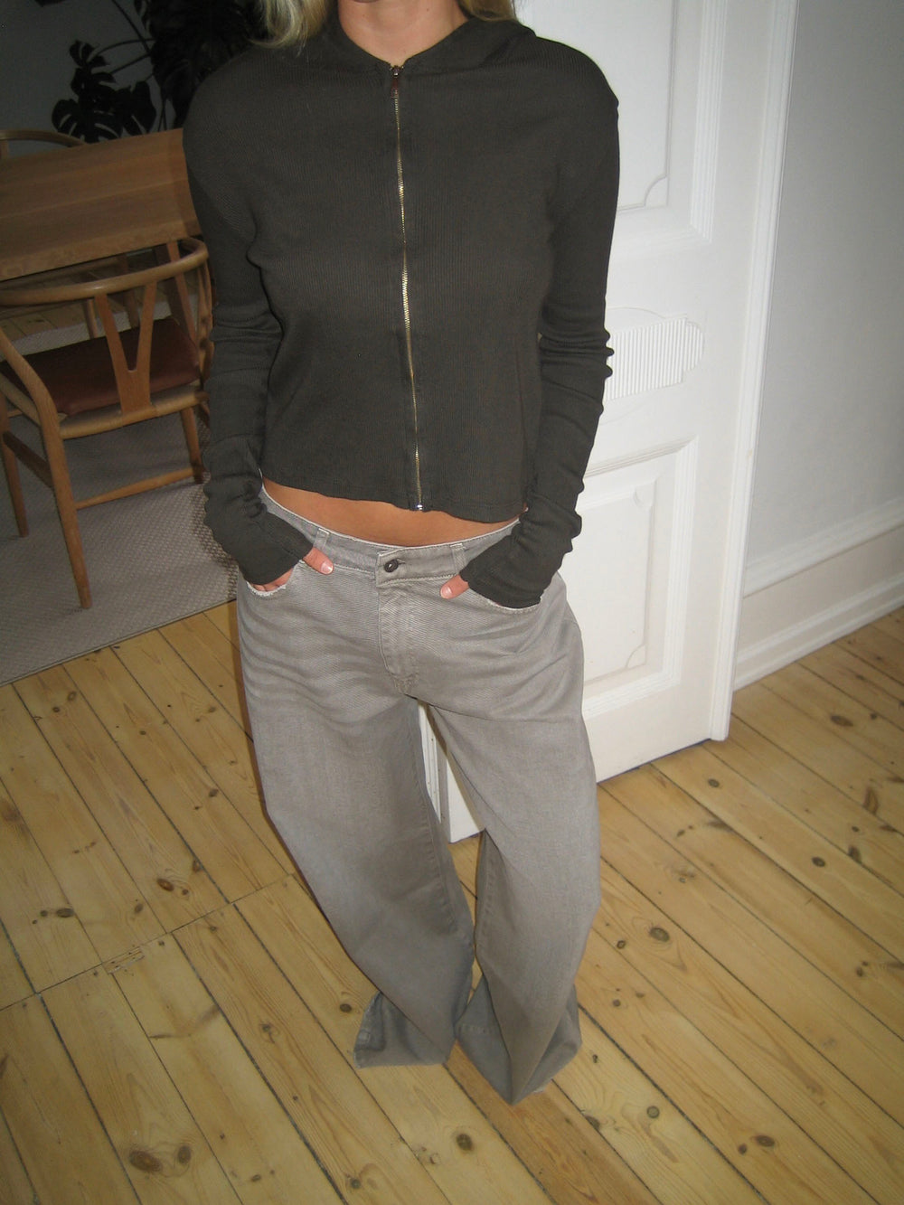 Isaline ribbet hoodie med zip - Brun