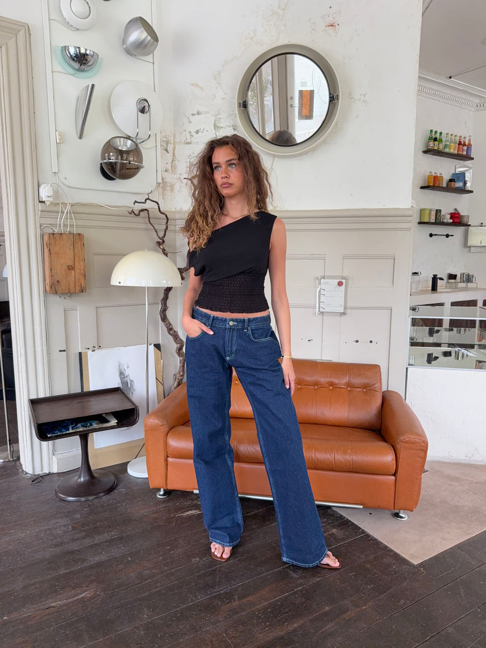 Alvina jeans med blomsterdetalje - Mørk denim