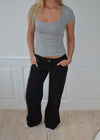 Tuva lavtaljede jeans - Sort