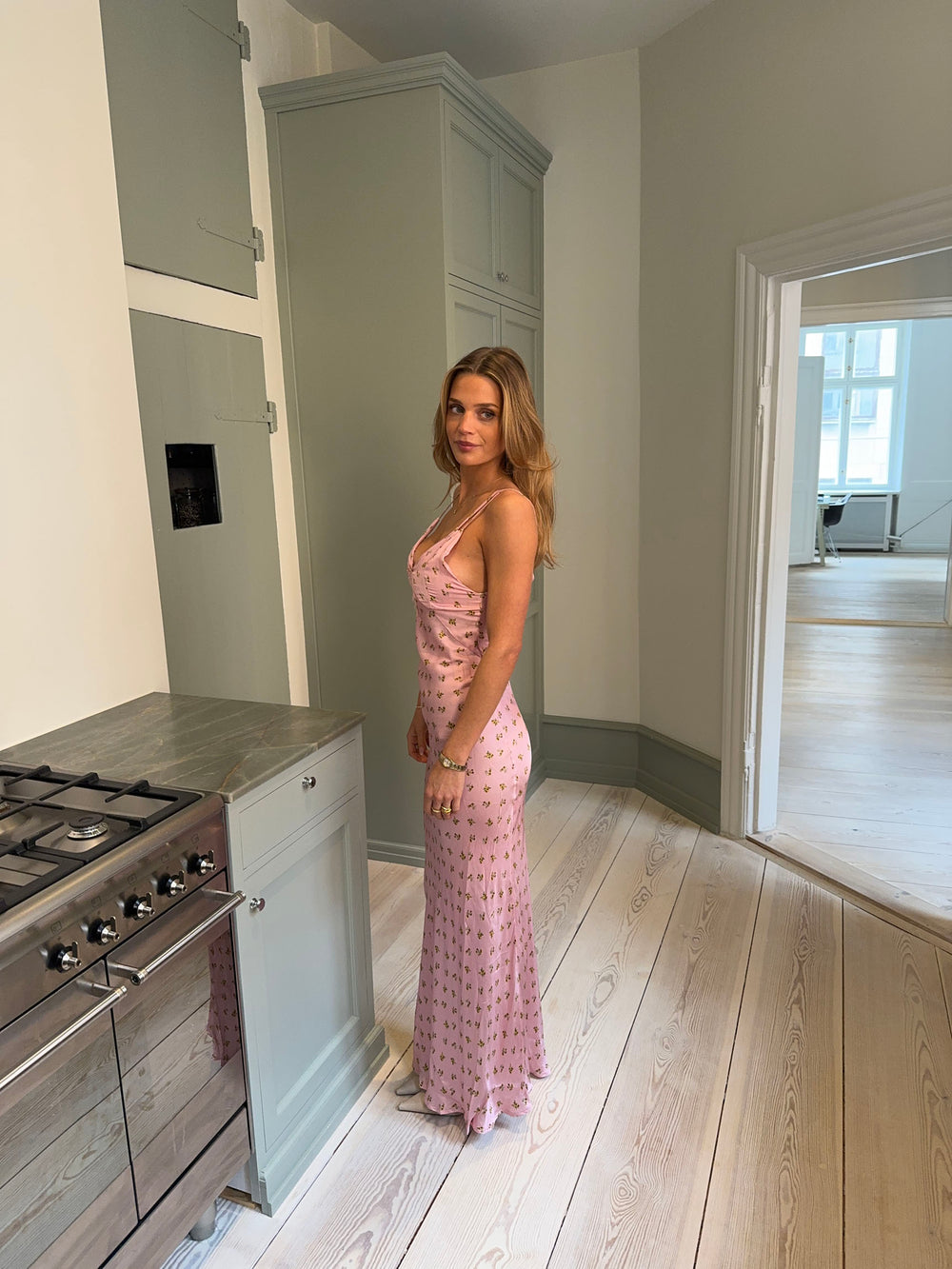 Emily maxikjole med blomster - Lyserød