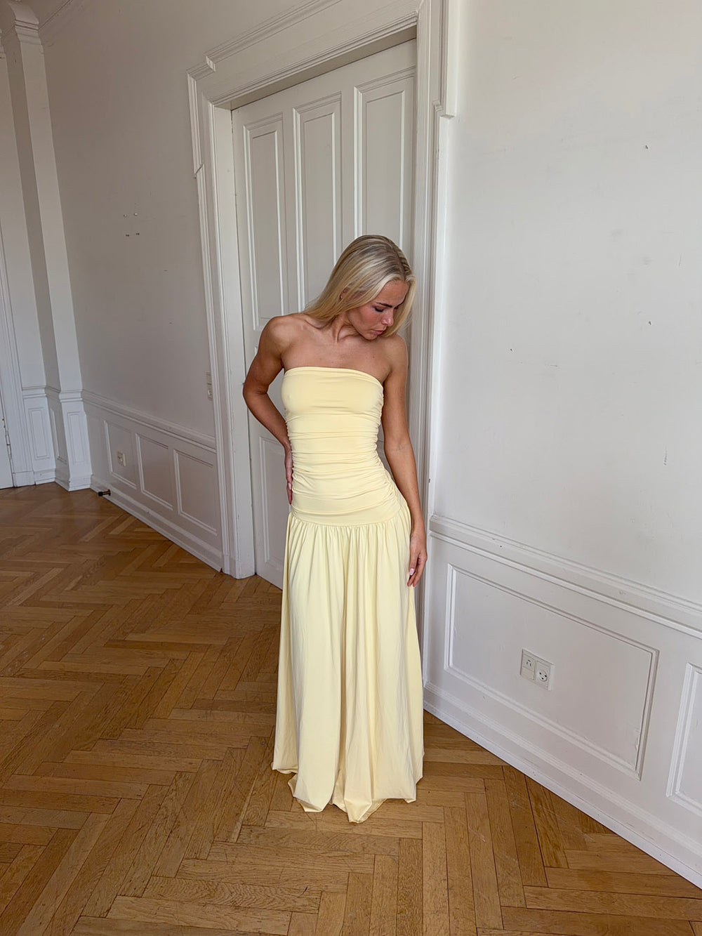 Solara kjole – Lys gul