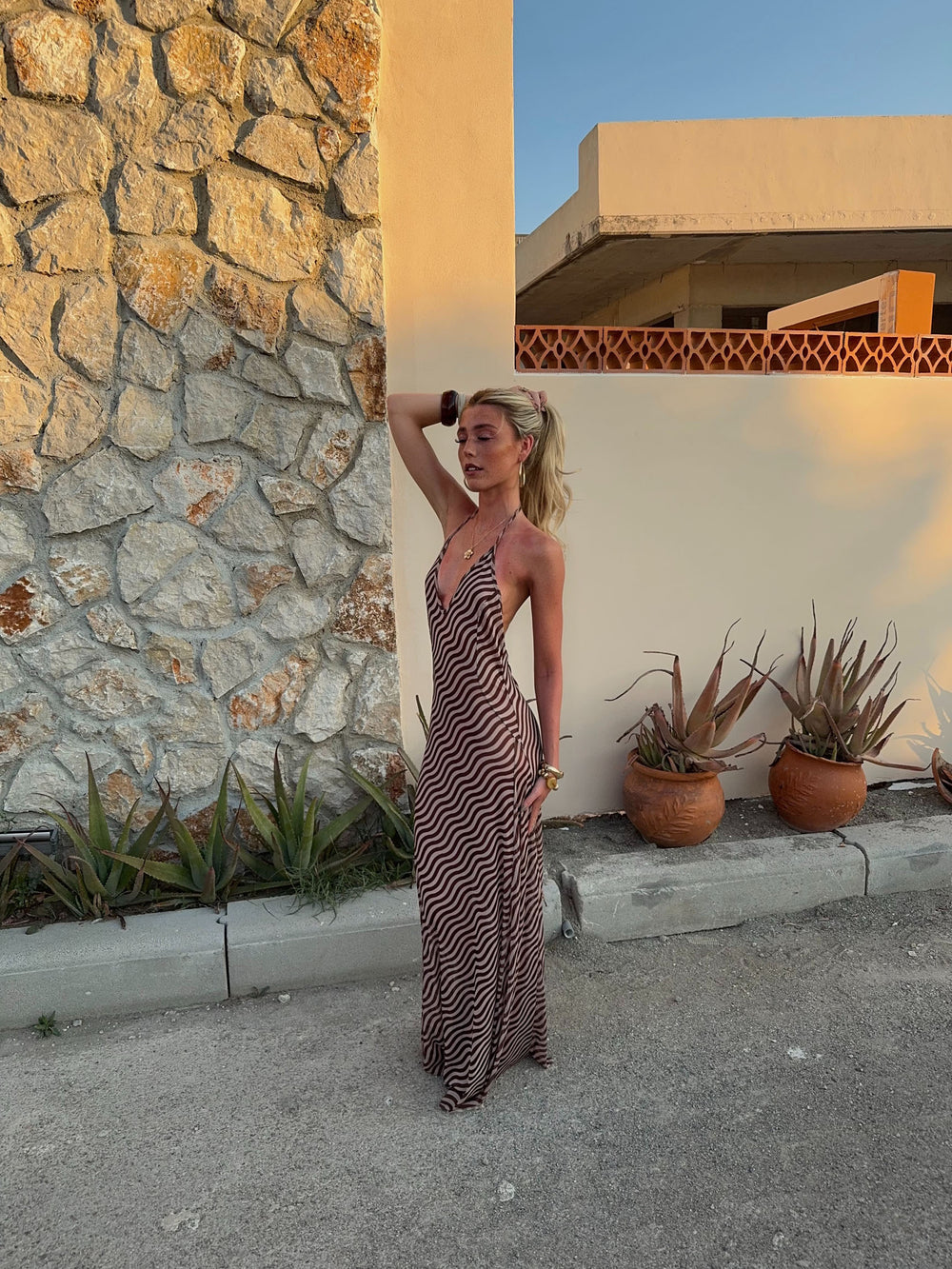 Lunia meshkjole (gennemsigtig!) med åben ryg - Brun/off white