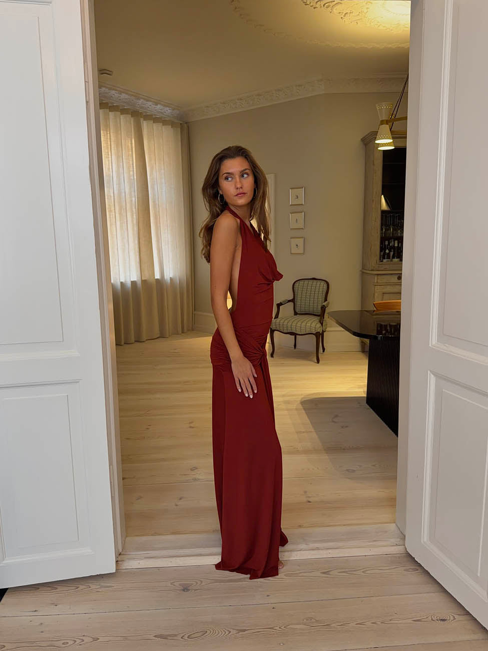Redina kjole med åben ryg - Rust
