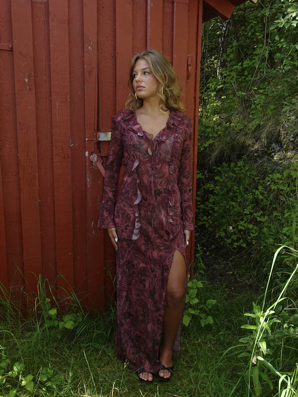 Amy kjole med blomster - Lilla/vinrød