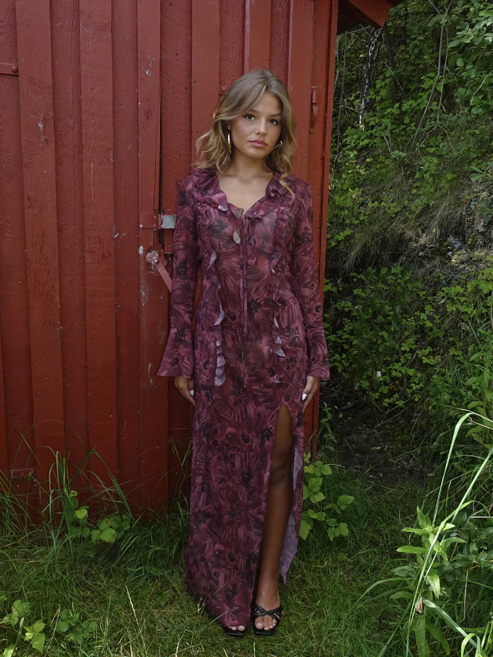 Amy kjole med blomster - Lilla/vinrød