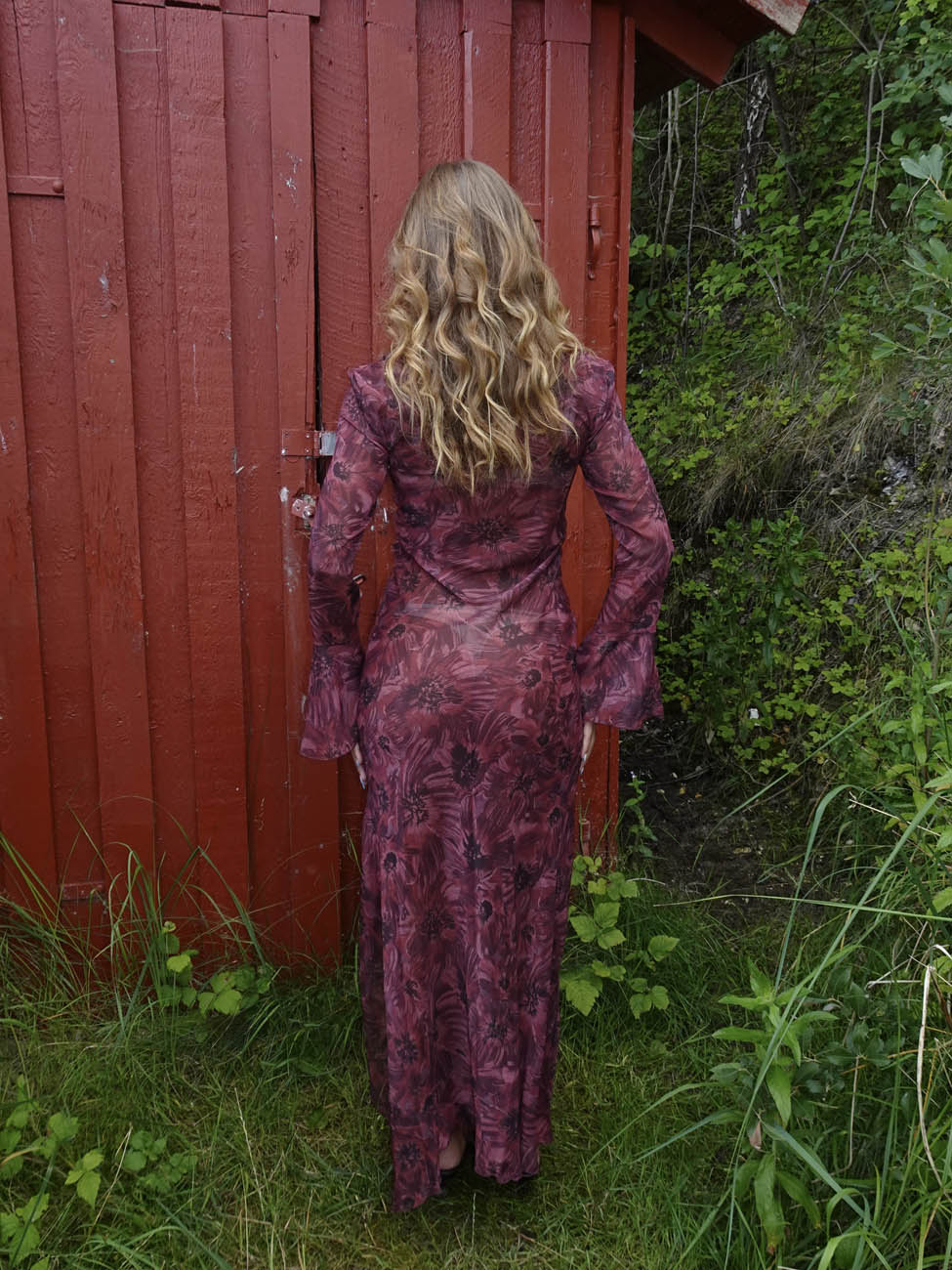 Amy kjole med blomster - Lilla/vinrød