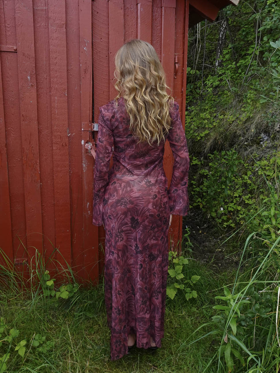 Amy kjole med blomster - Lilla/vinrød