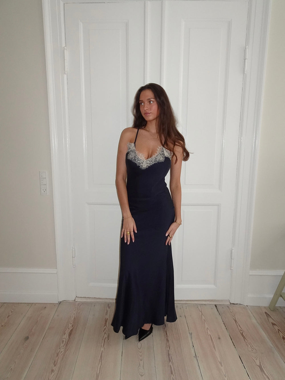 Tena kjole med blondedetaljer - Navy/hvid