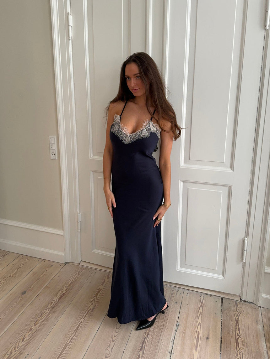 Tena kjole med blondedetaljer - Navy/hvid