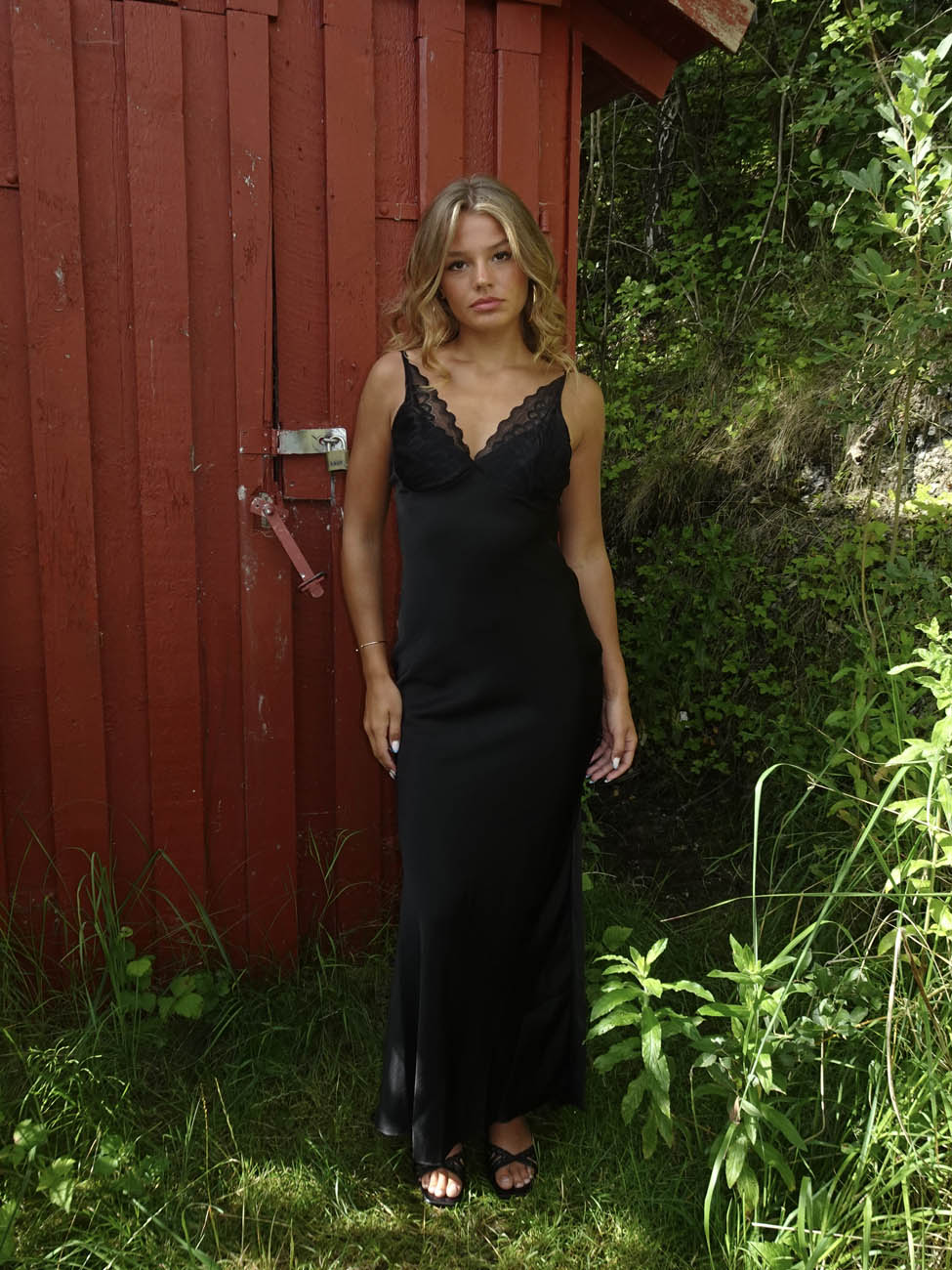 Mirellea kjole med blonder - Sort