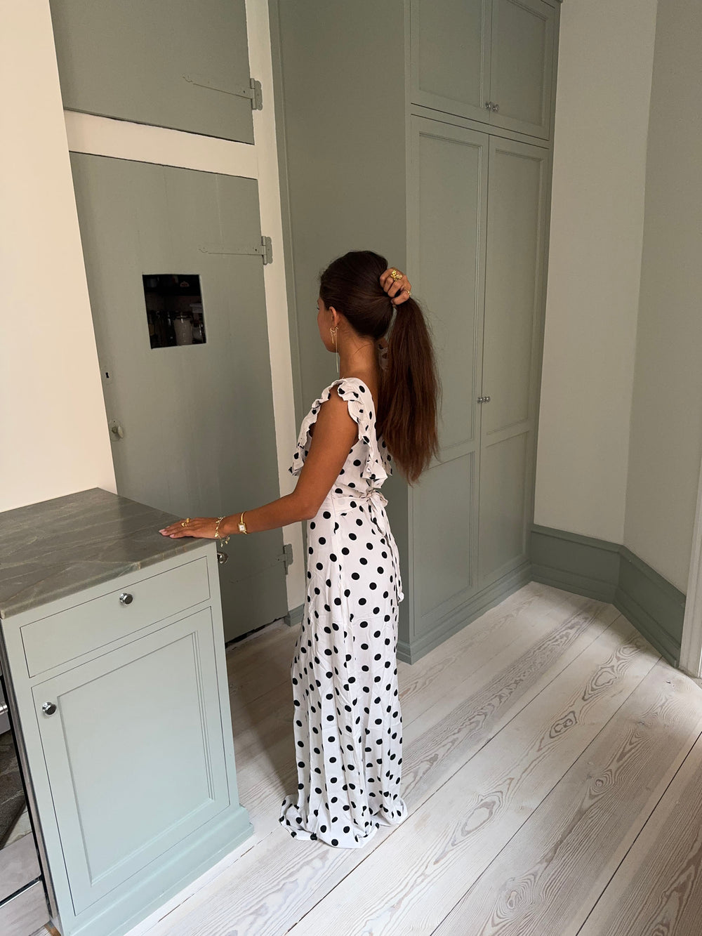 Luna kjole med polkaprikker - Off white/sort