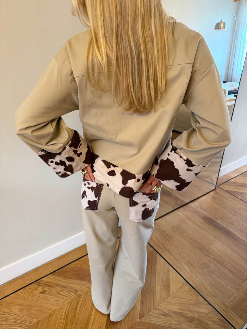 Scandivv denimjakke med koprint - Beige/brun/hvid
