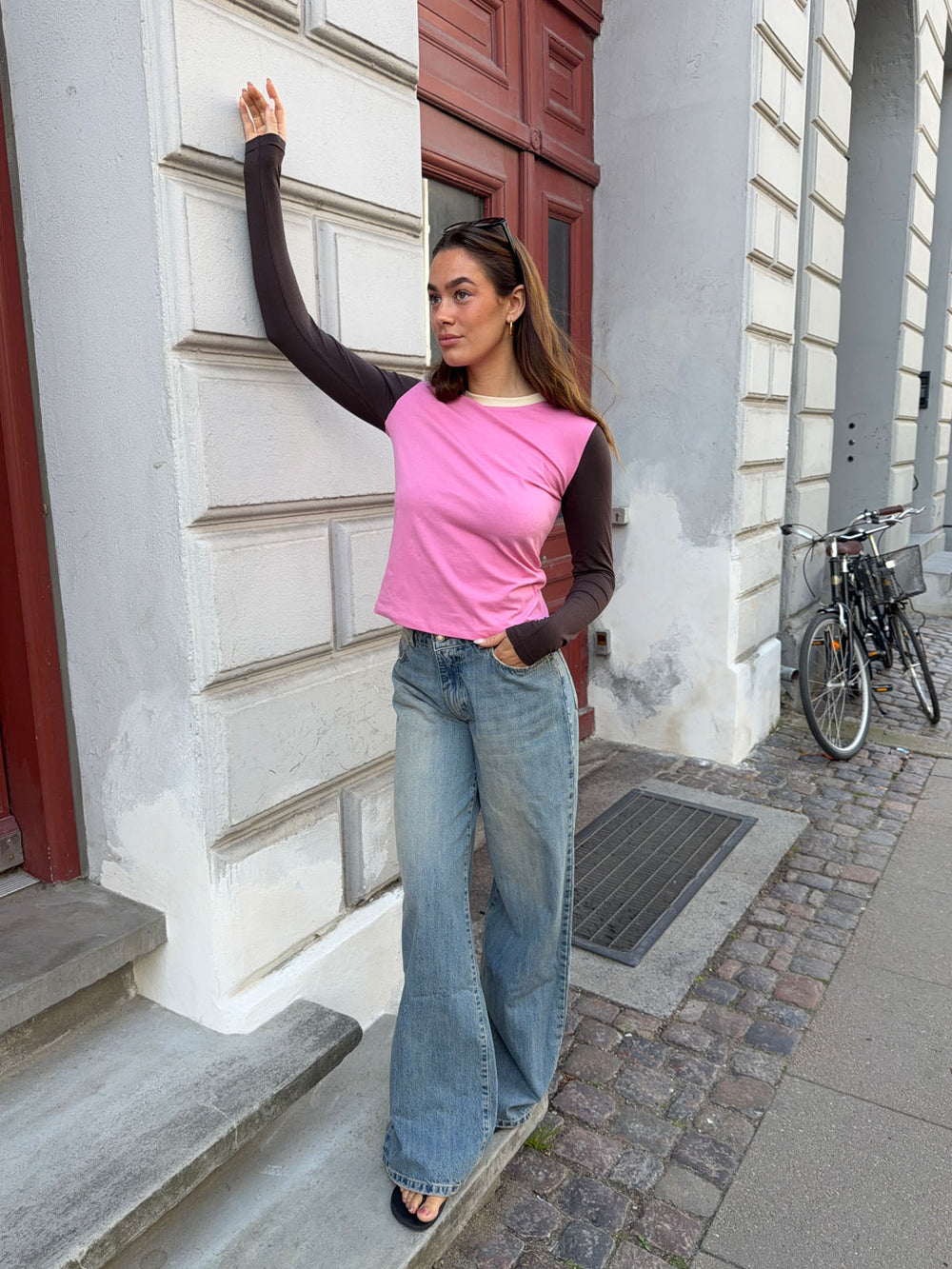 Alaia lavtaljede jeans med lyndetalje - Lys denim