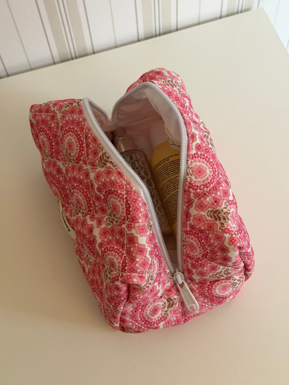 Honey lille toilettaske med blomster - Pink