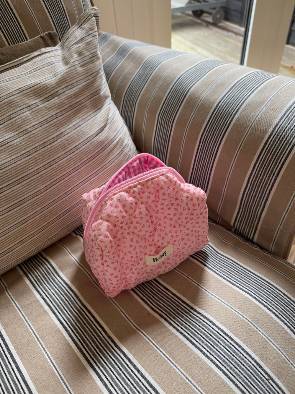 Honey lille toilettaske - Pink med små blomster