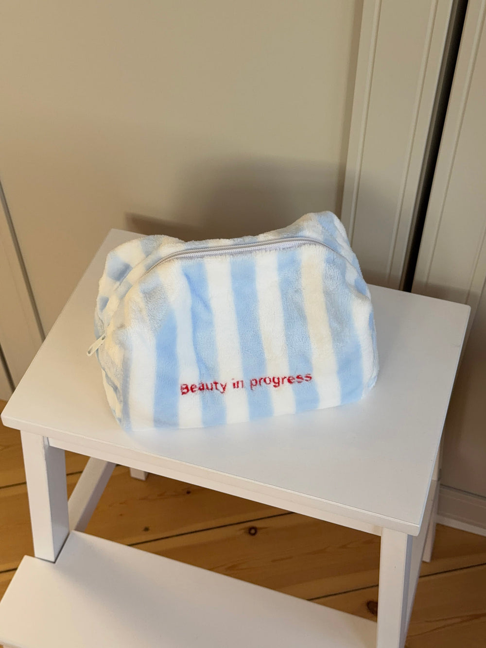 Honey lille toilettaske med striber - Hvid/blå