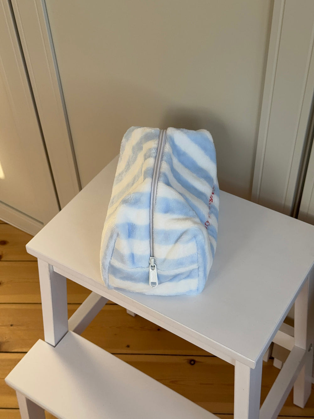 Honey lille toilettaske med striber - Hvid/blå