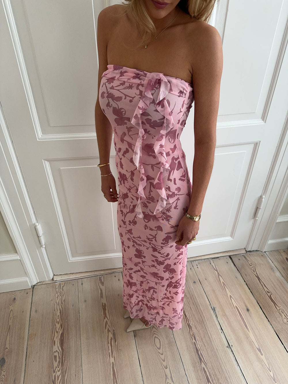 Charlot maxikjole med blomster - Lyserød