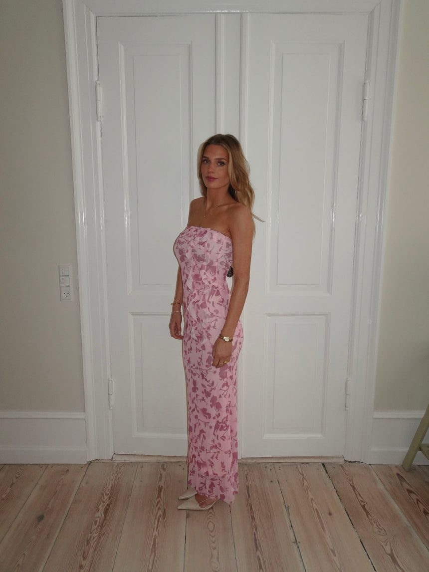 Charlot maxikjole med blomster - Lyserød