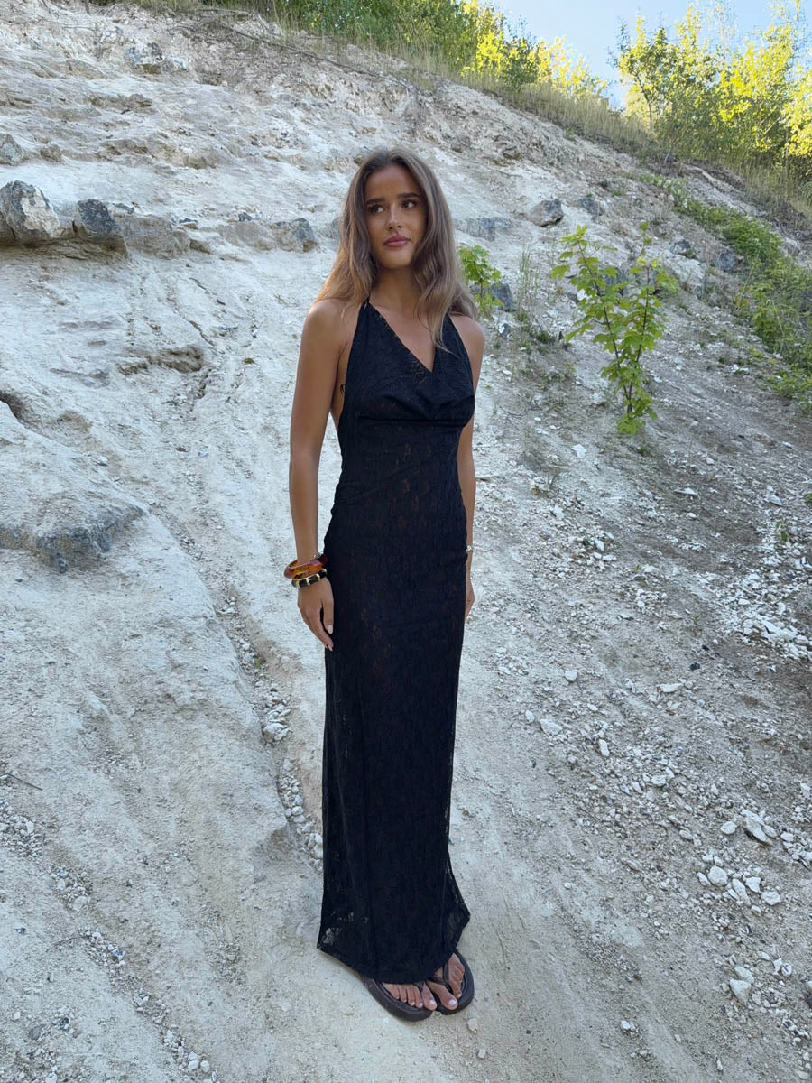 Sesia maxikjole i blonder - Sort