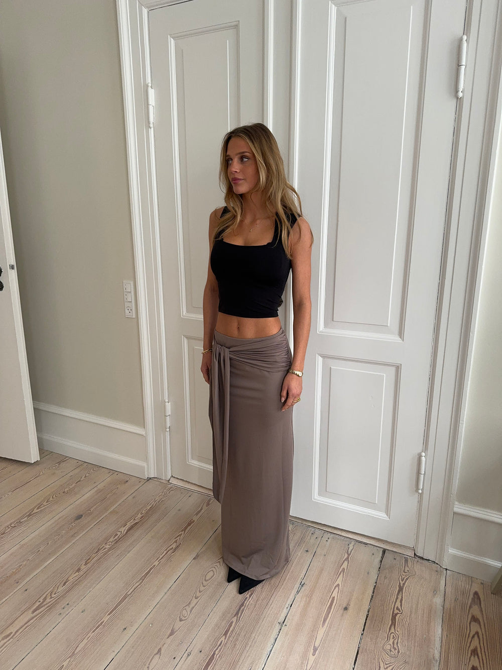 Stella maxinederdel med bindebånd - Taupe