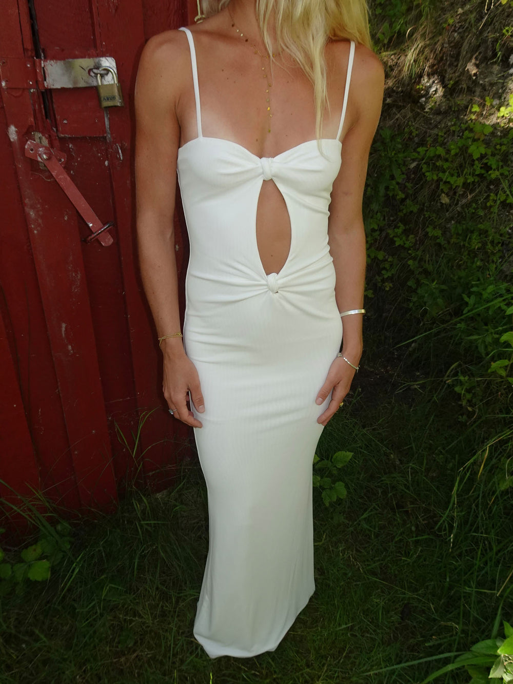 Prisa maxikjole med cut out - Hvid