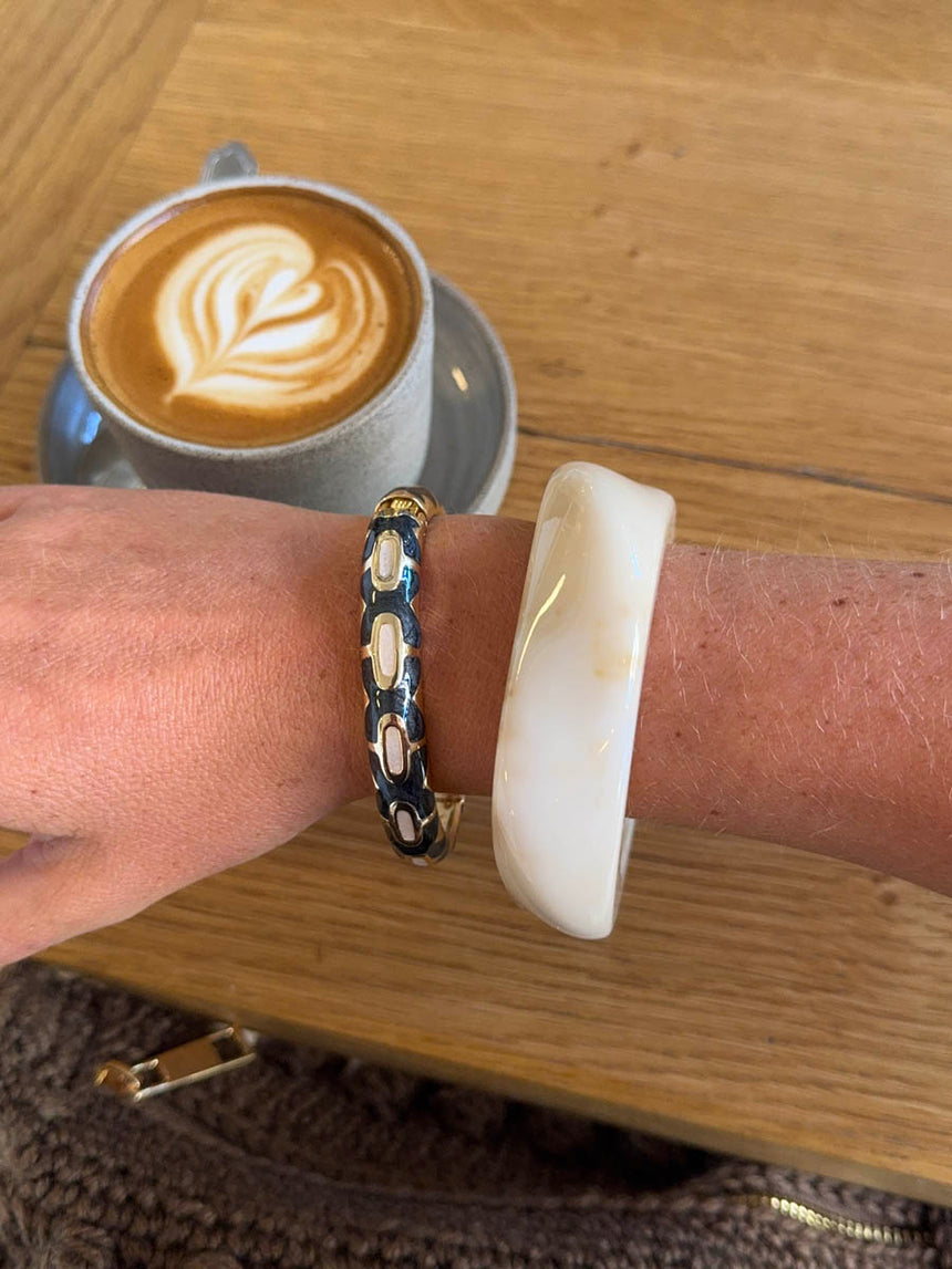 Arna armbånd med mønster - Sort/guld