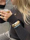 Eivora armbånd med striber - Blå nuancer/guld