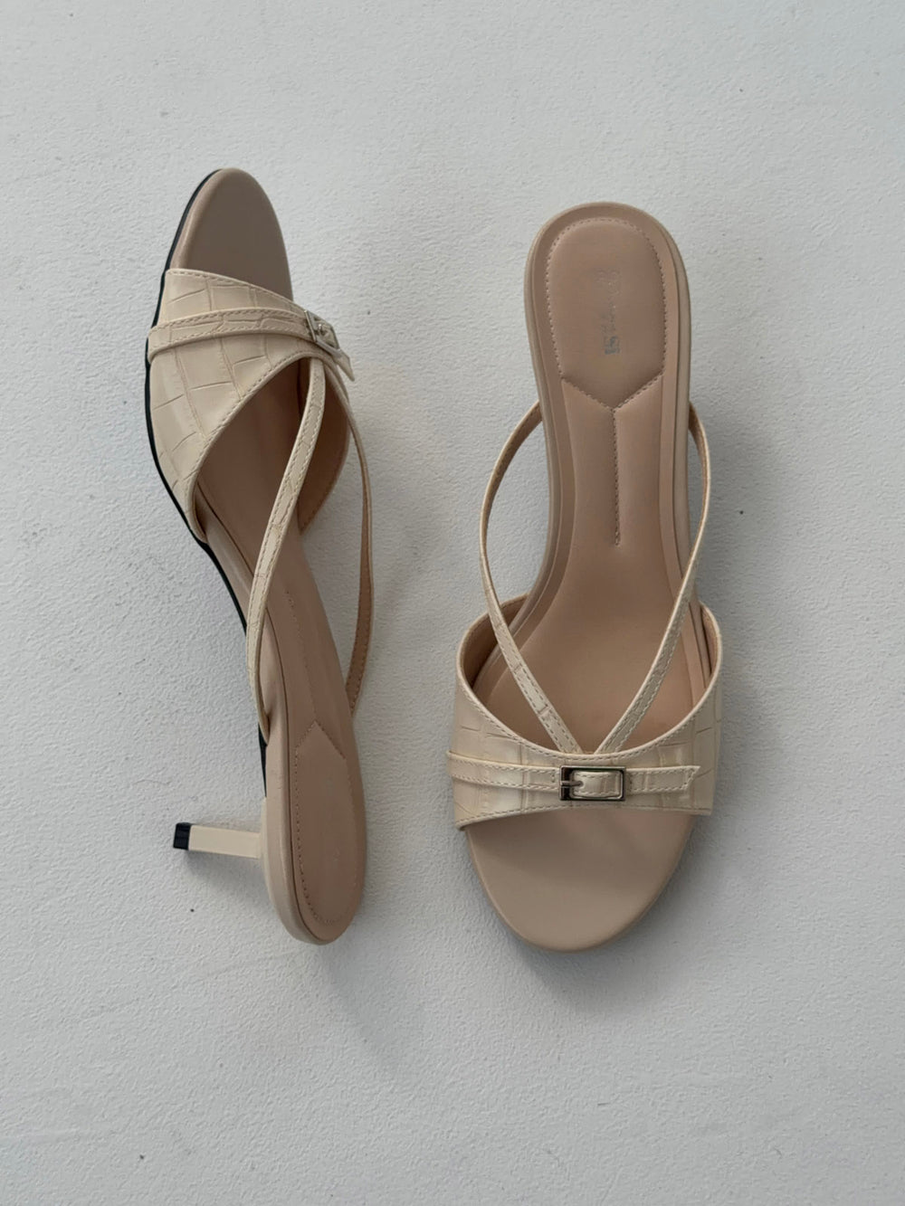 Teleo minihæle med spændedetalje - Beige