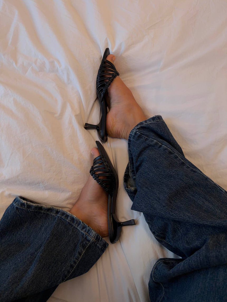 Elba mules med fletdetaljer - Sort