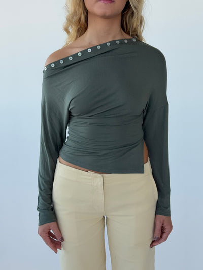 Off- og one shoulder bluser