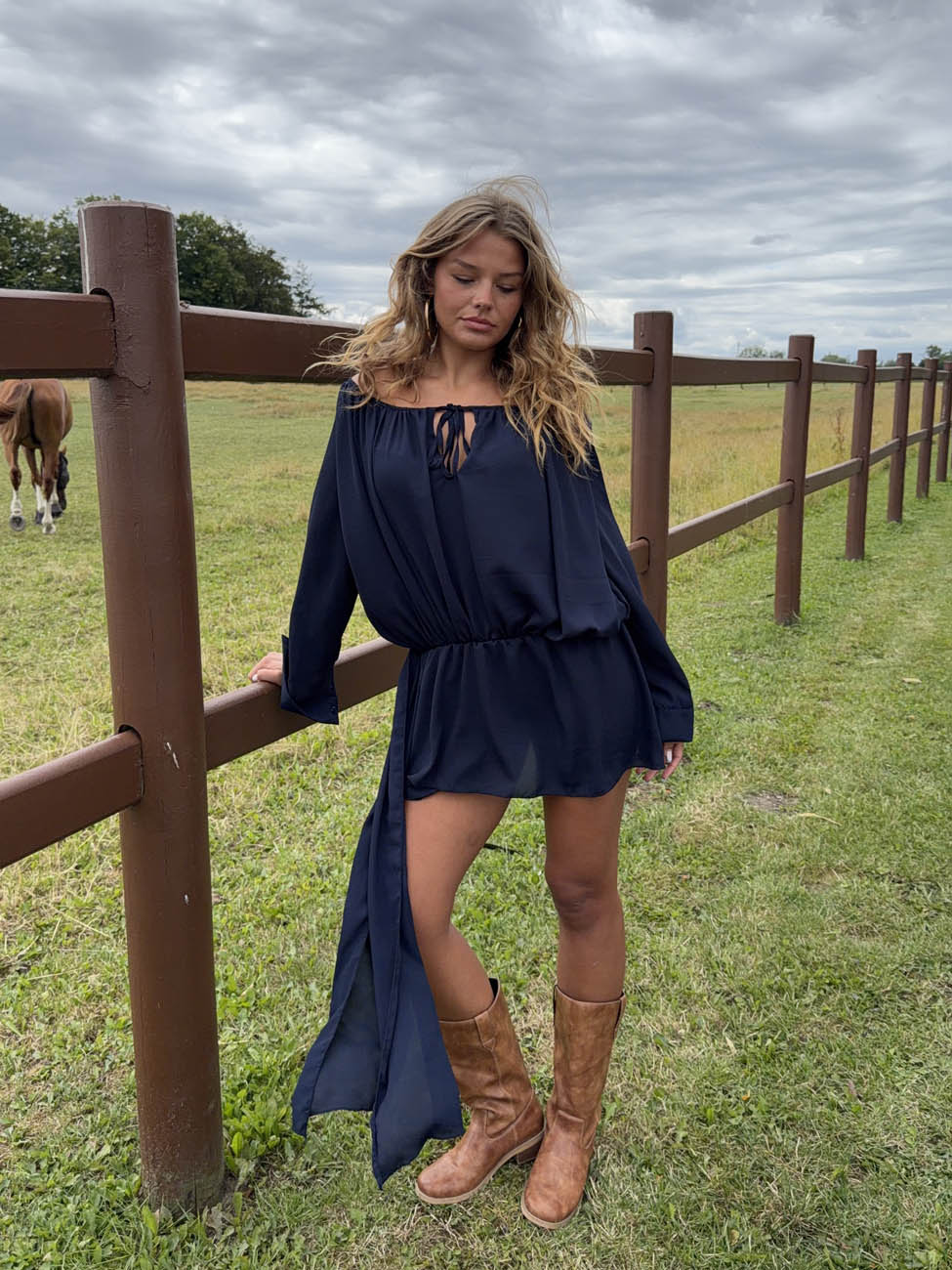 Aveline off shoulder-kjole - Navy