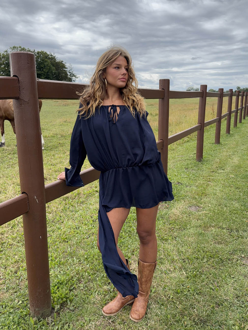 Aveline off shoulder-kjole - Navy