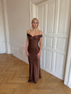 Andie off shoulder satinkjole - Brun