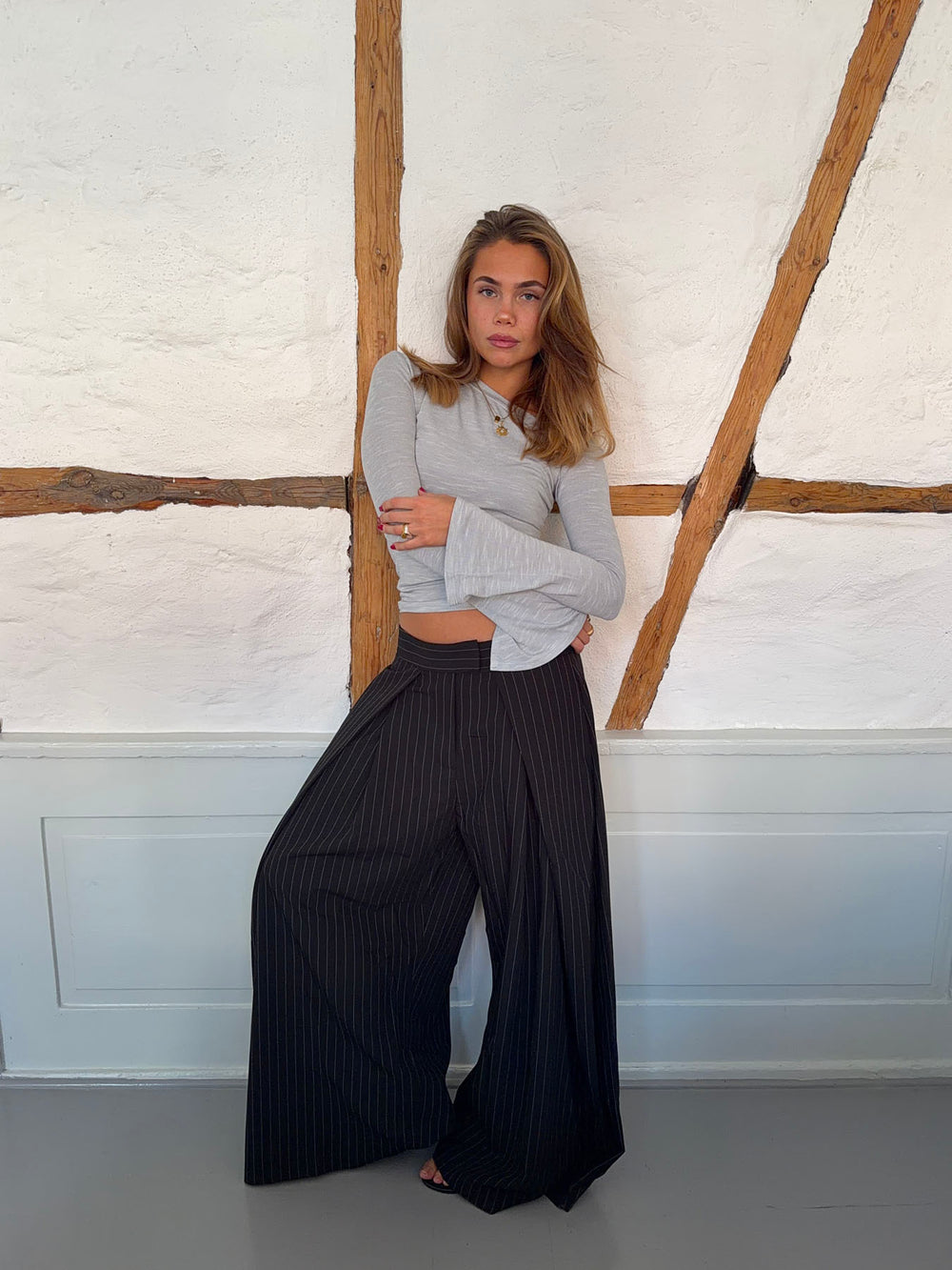 Aven one shoulder bluse - Lysegrå
