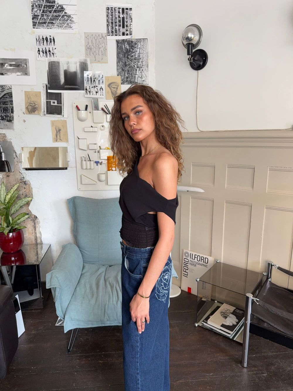 Tanua one shoulder top med smock - Sort