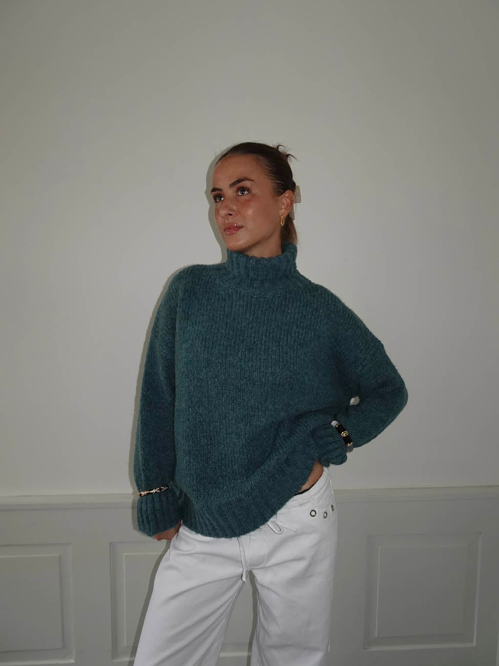 Valdamara oversized striktrøje med turtleneck - Blå
