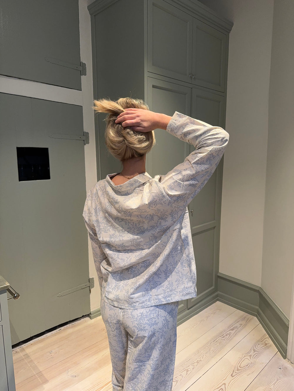 Esme pyjamassæt - Off white/blå
